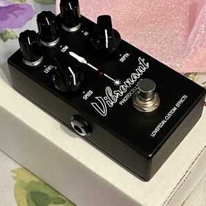 Vibronaut PHOTCELL VIBE lovepedal custom effect