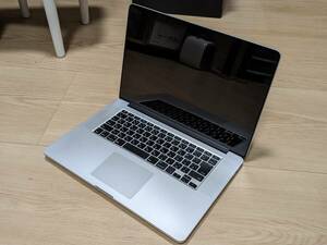 MacBook Pro Late2013 15inch 中古可動品　バッテリー誇張（ジャンク扱い）
