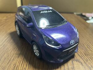 トヨタ　プルバックカー アクア　紫