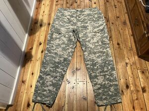 米軍実物 USA輸入　LーR デジカモ　迷彩　100円スタート　売り切り　カーゴパンツ　ミリタリーパンツ 軍パン 05年製　古着 カモフラ