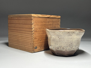 【瑞】古い　角形　小鉢　木箱付　陶器