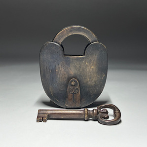 【瑞】南京錠 銅製 錠前 鍵付 当時物 レトロ の画像1
