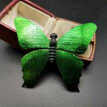 緑の蝶 大ぶり ヴィンテージ ブローチ グリーン 昆虫モチーフ レトロ コスチュームジュエリー 鮮やか 存在感 YDB4_画像1