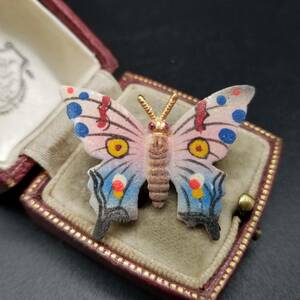 ピンクグレーの羽 蝶 ヴィンテージ ブローチ 昆虫モチーフ レトロ コスチュームジュエリー 小ぶり YDB78