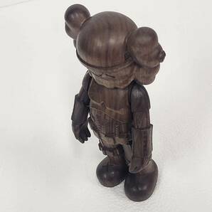 KAWS Stormtrooper Companion WOOD 400%の画像6