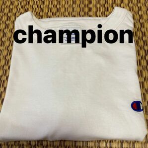 champion Tシャツ。白