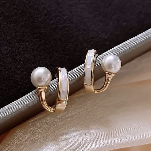 パールピアス ゴールド×ホワイト レディース 人口真珠 韓国 シンプル 淡水 アクセサリー おしゃれ 綺麗 新品