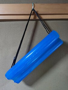 .. blue badminton knock machine 