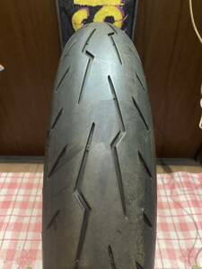 中古MCタイヤ 2022年製造 PIRELLI DIABLO ROSSOⅣ 120/70ZR17 ピレリ ディアブロ ロッソ4 120 70 17 1422 M3076