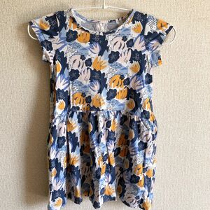 ワンピース チュニック 総柄　花柄　UNIQLO ユニクロ　ゆにくろ　キッズ　女の子　子供服　110