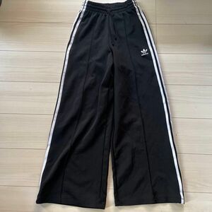 アディダス adidas ジャージパンツ　ワイドパンツ