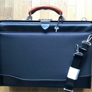 EVERWIN ダレスバッグ　木手　薄マチ　日本(豊岡)製　ビジネスバッグ　ショルダーバッグ　鞄