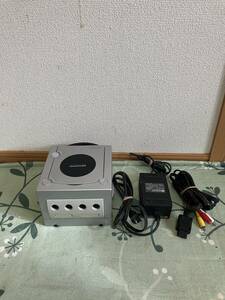 1 jpy rare rare NINTENDO nintendo GAME CUBE Game Cube DOL-001 home use game machine present condition goods storage goods collection GC that time thing cable attaching 