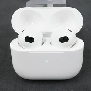 Apple AirPods 第三世代 MagSafe充電ケース付 USED品 ワイヤレスイヤホン 耐汗 耐水 MME73J/A Qi充電 完動品 中古 T V9540