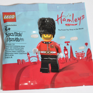 新品未開封 LEGO ロイヤルガード レゴ ミニフィグ ミニフィギュア 5005233 ハムリーズ Hamleys Royal Guardの画像1