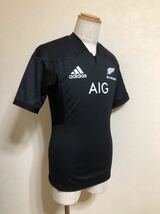 【新品】 adidas ALL BLACKS アディダス ラグビー オールブラックス 1ST レプリカ ジャージ ユニフォーム サイズO 半袖 黒 AP5663_画像7