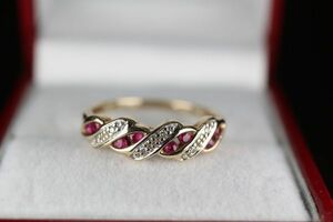 絶品 英国 イギリス ゴールド リング 指輪 9ct 天然 ルビー ダイアモンド ビンテージ 純金 純金率 375 宝石 ジュエリー 鑑定書 J95