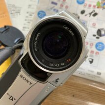 ジャンク●SONY/ソニー●デジタルビデオカメラ Digital Handycam DCR-PC110 バッテリー欠品のため動作未確認_画像3