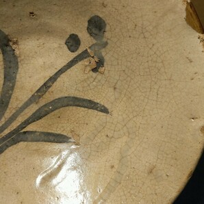 【哲】【特別出品】素晴らしい絵の志野織部アヤメ図平茶碗（伝世・桃山時代）の画像9