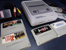 任天堂 スーパーファミコン 中期後半 すぐ遊べるセット 本体美品 コントローラ 純正ケーブル 純正アダプタ ソフト4本 箱はオマケです SFC_画像3