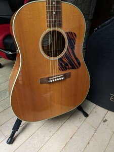 Gibson J-35 2013 год производства L.R.Buggs Element электроакустическая гитара оригинальный жесткий чехол есть 