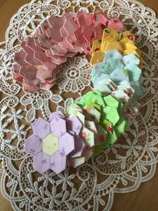  patchwork quilt kind pastel color Hexagon. . flower motif 38 sheets paper liner attaching 