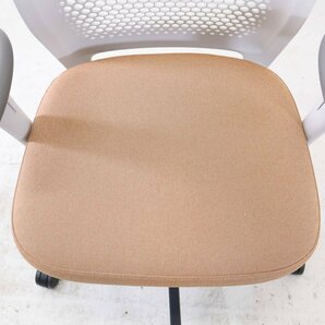 vitra. ヴィトラ 【ID Air】ID Chair Concept IDチェア デスクチェア 肘付き 布張り ブラウン系 アントニオ・チッテリオ IDエア★823h31の画像2