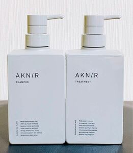 AKNIR（アクニー）薬用ヘアシャンプー＆薬用トリートメント各300mlセット　梨花プロデュース