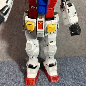 【欠品有り】機動戦士ガンダム プラモデル 完成品 組立済 RX-78-2 ガンダム アニメ 可動可 バンダイ BANDAI の画像4