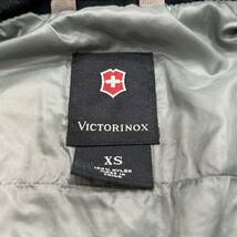 I ■ 洗礼されたデザイン '保温性抜群' VICTORINOX ビクトリノックス NYLON キルティング 中綿 ジップアップ ベスト XS 上着 アウター _画像6