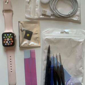 中古Apple Watch アップルウォッチ Series4 40MM 通電確認済み 新品 充電器・バッテリー付 予備ベルト2本の画像7