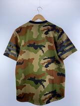 adidas◆AB7787/Camo Baseball AOP S/S V-Neck/M/ポリエステル/KHK/カモフラ_画像2