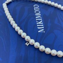 【1円スタート】極美品 MIKIMOTO ミキモト パールネックレス 真珠 Mチャーム付 大粒 7.5〜8.0mm珠 箱付き アコヤパール_画像4