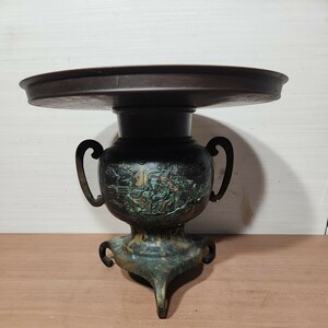 薄端　銅製　銅花器　花道具　三ツ脚　金属工芸品　花瓶　花生 花器 花入 アンティーク