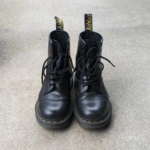 Dr. Martens 8ホール