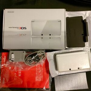 【箱説付き】ニンテンドー3DS　ホワイト