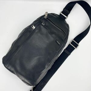 希少/極美品/現行近 TUMI トゥミ ショルダーバッグ ボディバッグ スリング メンズ 斜め掛け ブラック 黒 ラムレザー 本革 ロゴ ビジネス