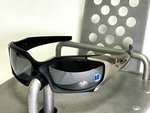 OAKLEY PIT BOSS Matte Black ＆ Titanium/Black Iridium Polarized (オークリー ピットボス）