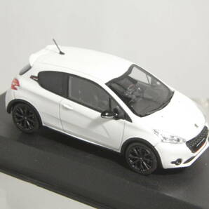 NOREV 1/43 プジョー 208 GTi 30TH 2014 Pearl Whiteの画像4