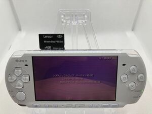 美品　PSP3000ホワイト　メモリースティック付き　SONY ソニー プレイステーションポータブル 