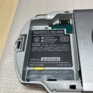 液晶美品 PSP3000シルバー メモリーカード充電器箱説付き SONY ソニー プレイステーションポータブル の画像5
