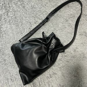 フェイクレザー巾着型ショルダーバッグ黒★新品19