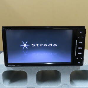 W3466 Panasonic Strada パナソニック ストラーダ SDカーナビ CN-RE04WD フルセグ内蔵  CD/DVD再生OKの画像1