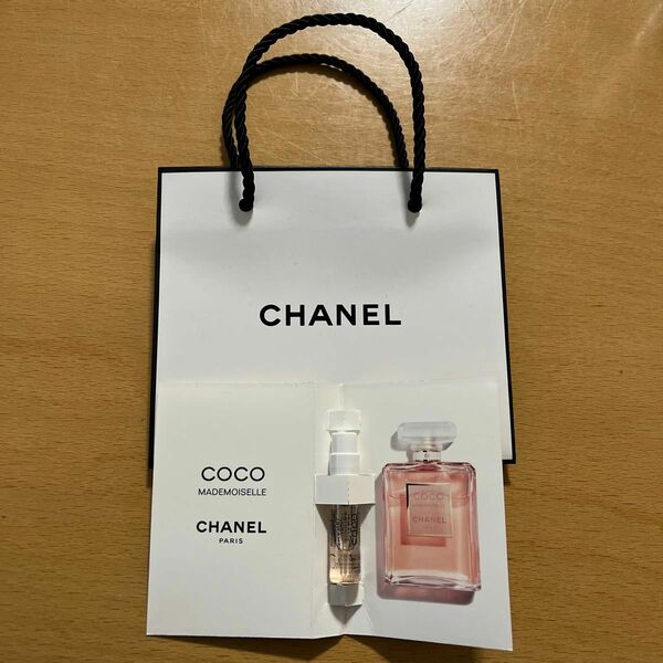 シャネル CHANEL 香水 COCO マドモアゼル MADEMOISELLE 1.5ml ショッパー　未使用