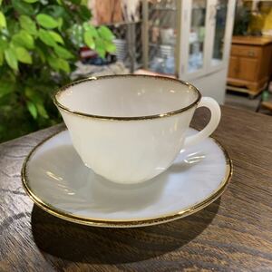 [24040805HT]fire king/ Fire King / milk glass /milkglas/ Golden shell /swirl gold trim/ cup & saucer / 7