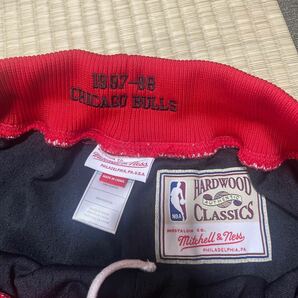 美品 Mitchell & Ness NBA Chicago Bulls Authentic Short ミッチェルアンドネス シカゴ ブルズ オーセンティック ショーツ 1997-1998 Mの画像3