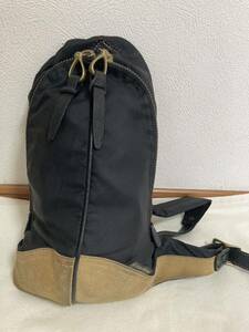 【激安】EVER KHAKI エバーカーキ ボディバッグ ワンショルダー 黒 お洒落 使えるサイズ 激安！