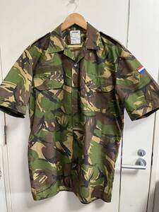 稀少　オランダ軍夏期半袖迷彩シャツ　サイズ大きめ　LL〜くらい　特に汚れ等なくこのまま即着用可能です。街着、サバゲー、キャンプ等に