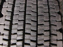 T1924　超バリ溝 9.8分山 4本価格! 275/70R22.5 148/145J ブリヂストン BS W900 スタッドレス 冬 275/70-22.5 275/70/22.5 トラック・バス_画像7