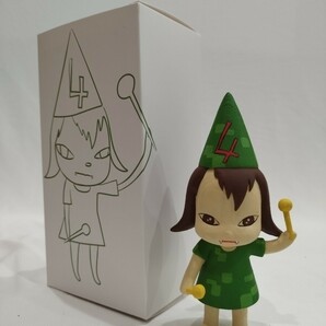 【模写】奈良美智 Yoshitomo Nara No.4 木 フィギュア Hand Painted acrylic on wood 15CMの画像1